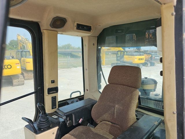 2002 Caterpillar 963C LGP