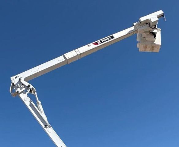 2023 Freightliner Business Class M2